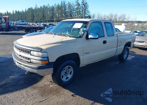 2000 Chevrolet Silverado 1500 z USA, uszkodzony, nr VIN 1GCEK19T7YZ340384